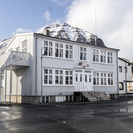 Einarshusid Guesthouse Bolungarvik ภายนอก รูปภาพ