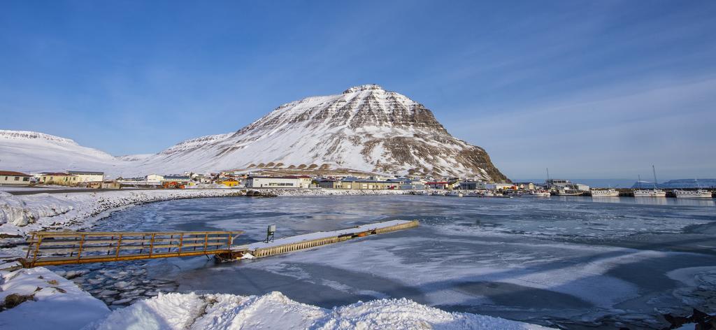 Einarshusid Guesthouse Bolungarvik ภายนอก รูปภาพ