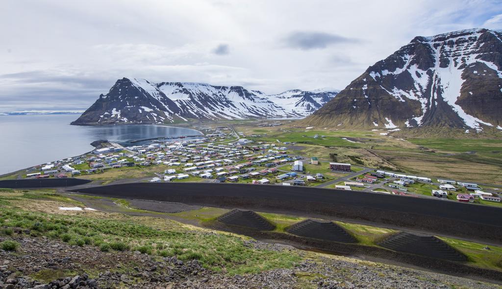 Einarshusid Guesthouse Bolungarvik ภายนอก รูปภาพ