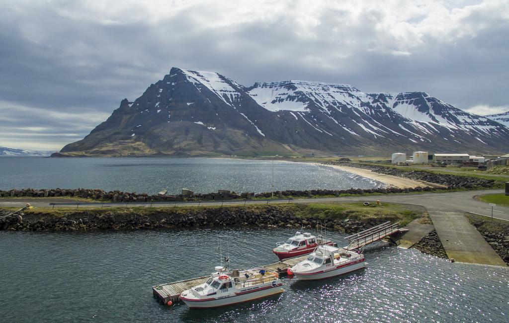 Einarshusid Guesthouse Bolungarvik ภายนอก รูปภาพ